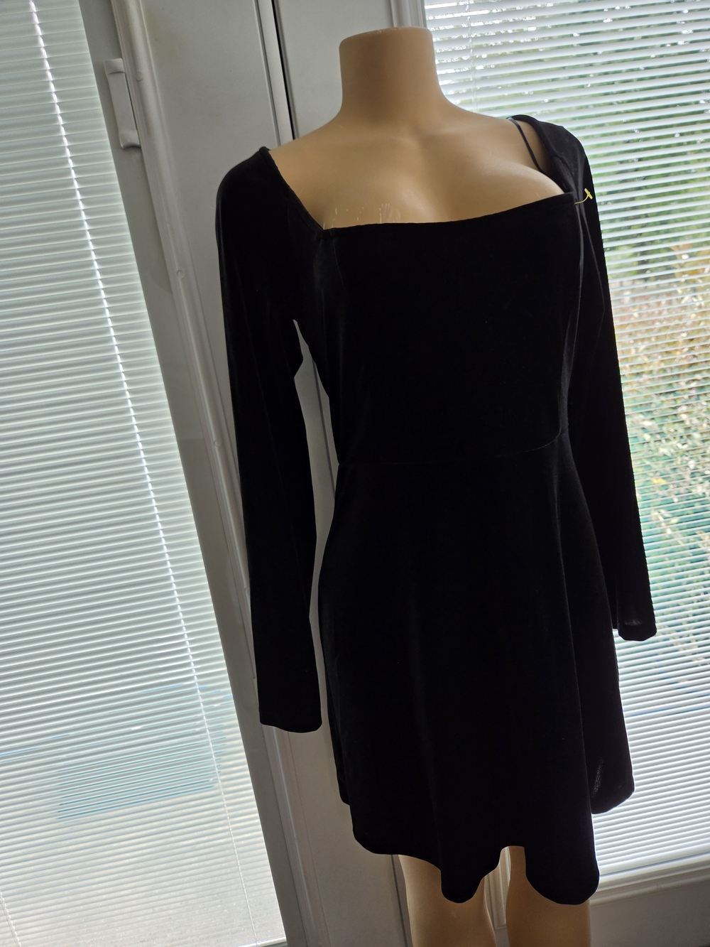 Old Navy Black Velvet Square-Neck Long Sleeve Dress